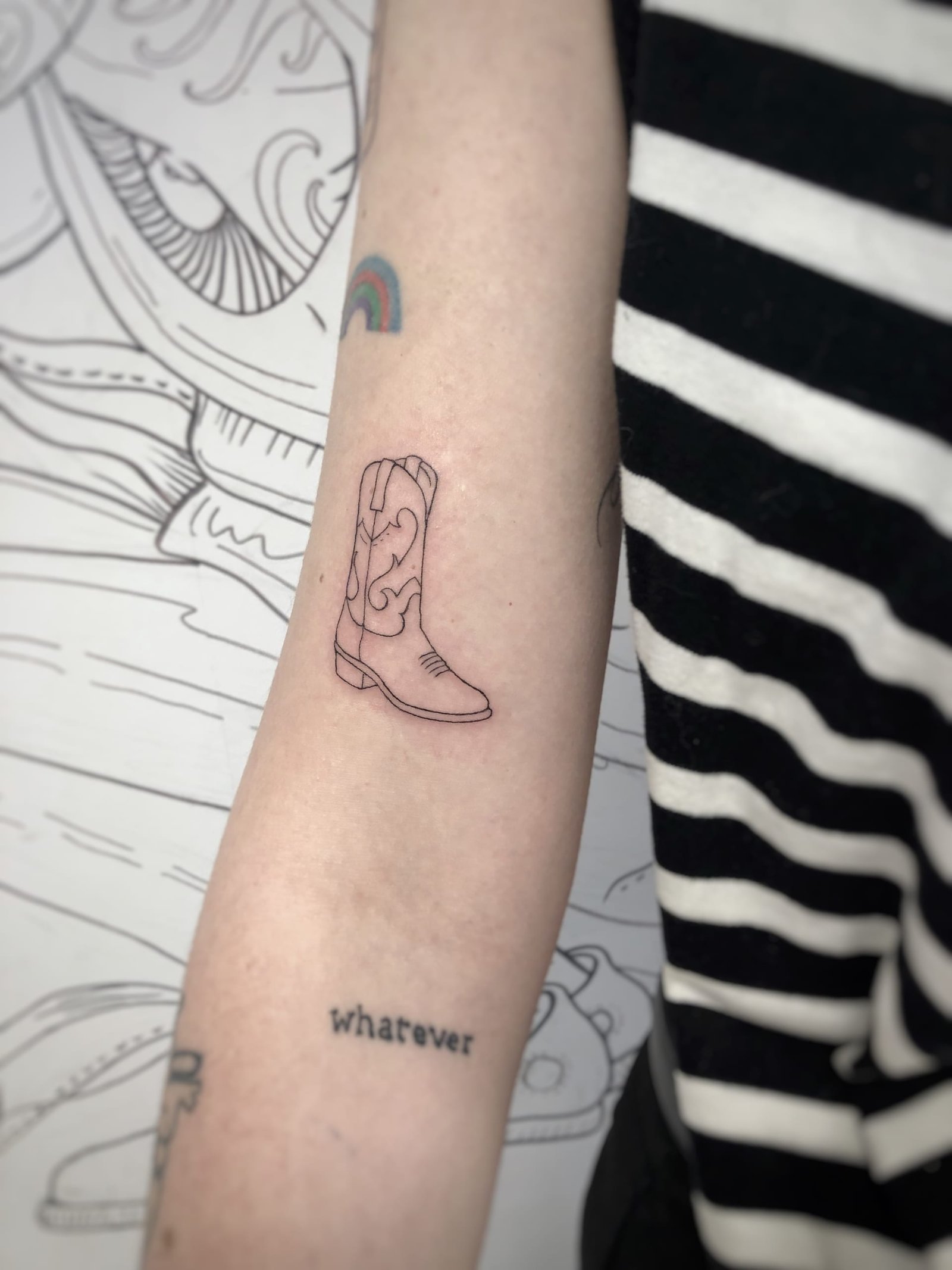 Maža fine line tatuiruotė, darbas nr. 1 — Turned Blue Ink