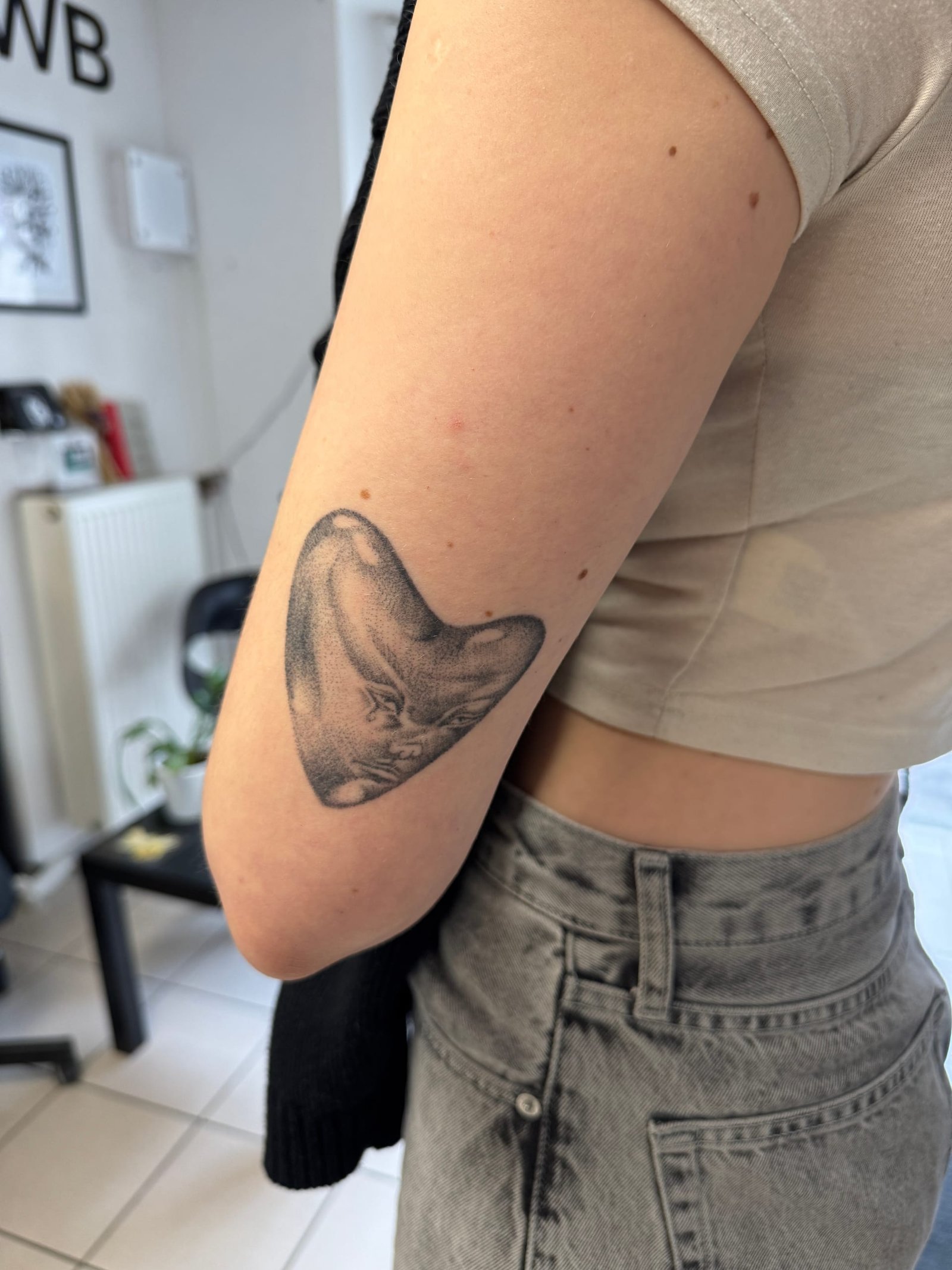 Sugijusi tatuiruotė, darbas nr. 15 — Turned Blue Ink